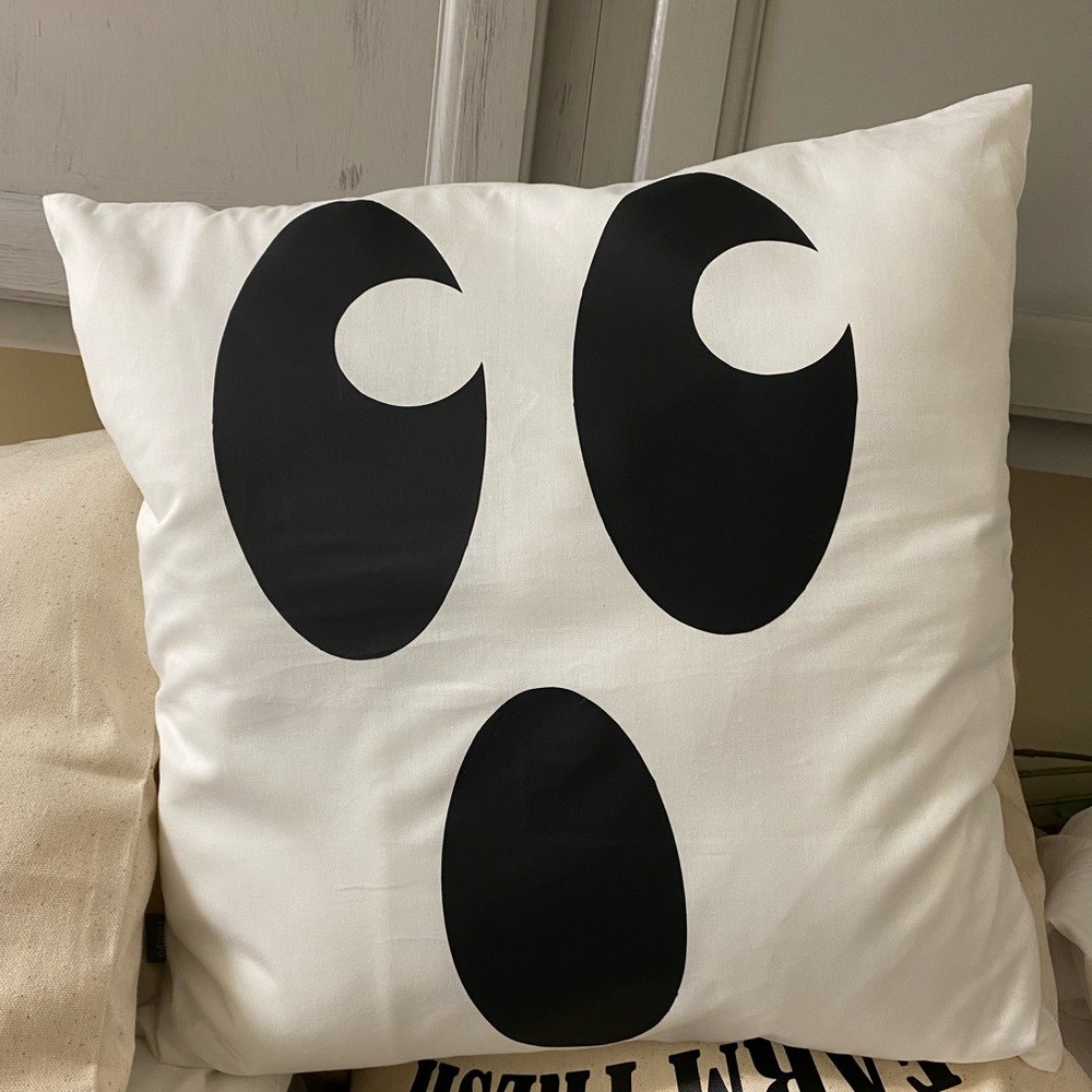 Ghost face 18x18 decorative pillow